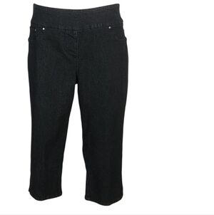 RUBY RD. PULL-ON CAPRI BLACK JEANS